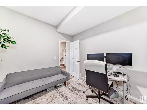 Edmonton, AB T5S0S2,5357 LARK LANDING LD NW