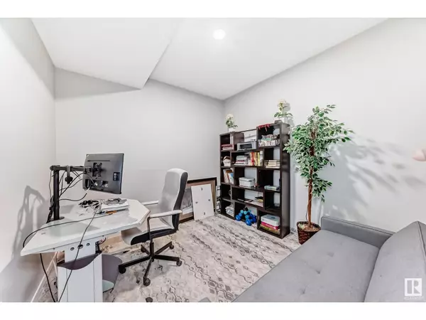 Edmonton, AB T5S0S2,5357 LARK LANDING LD NW