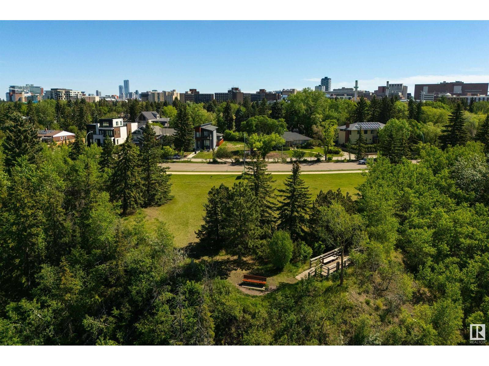 Edmonton, AB T6G2A7,8307 SASKATCHEWAN DR NW