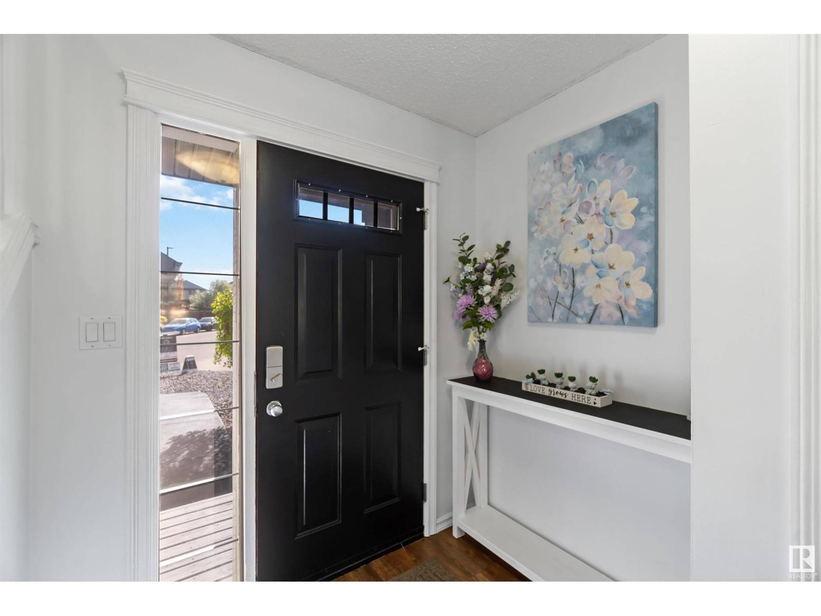 Edmonton, AB T6T1V5,2904 33A ST NW
