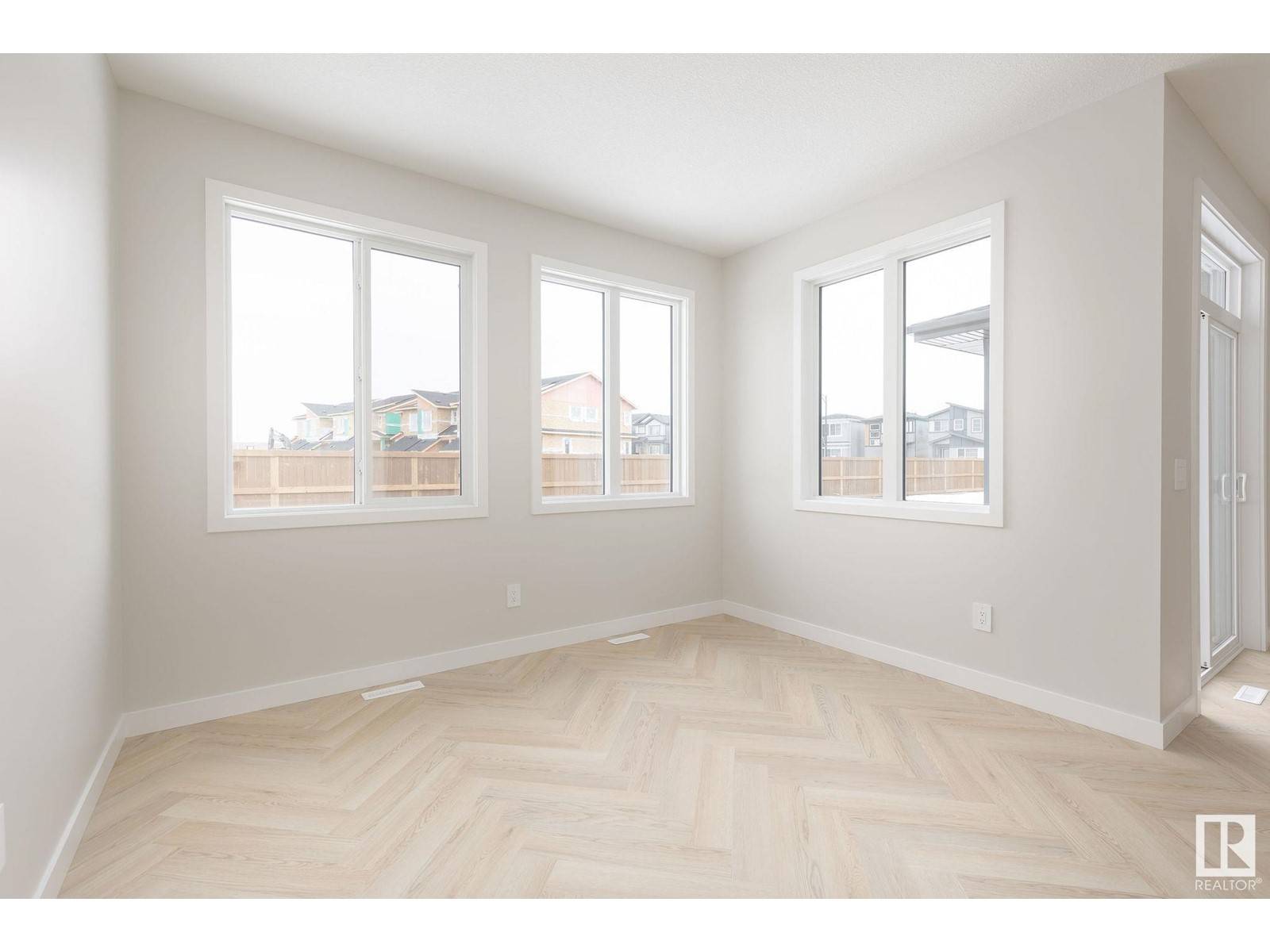 Edmonton, AB T6X1A3,2907 65 ST SW