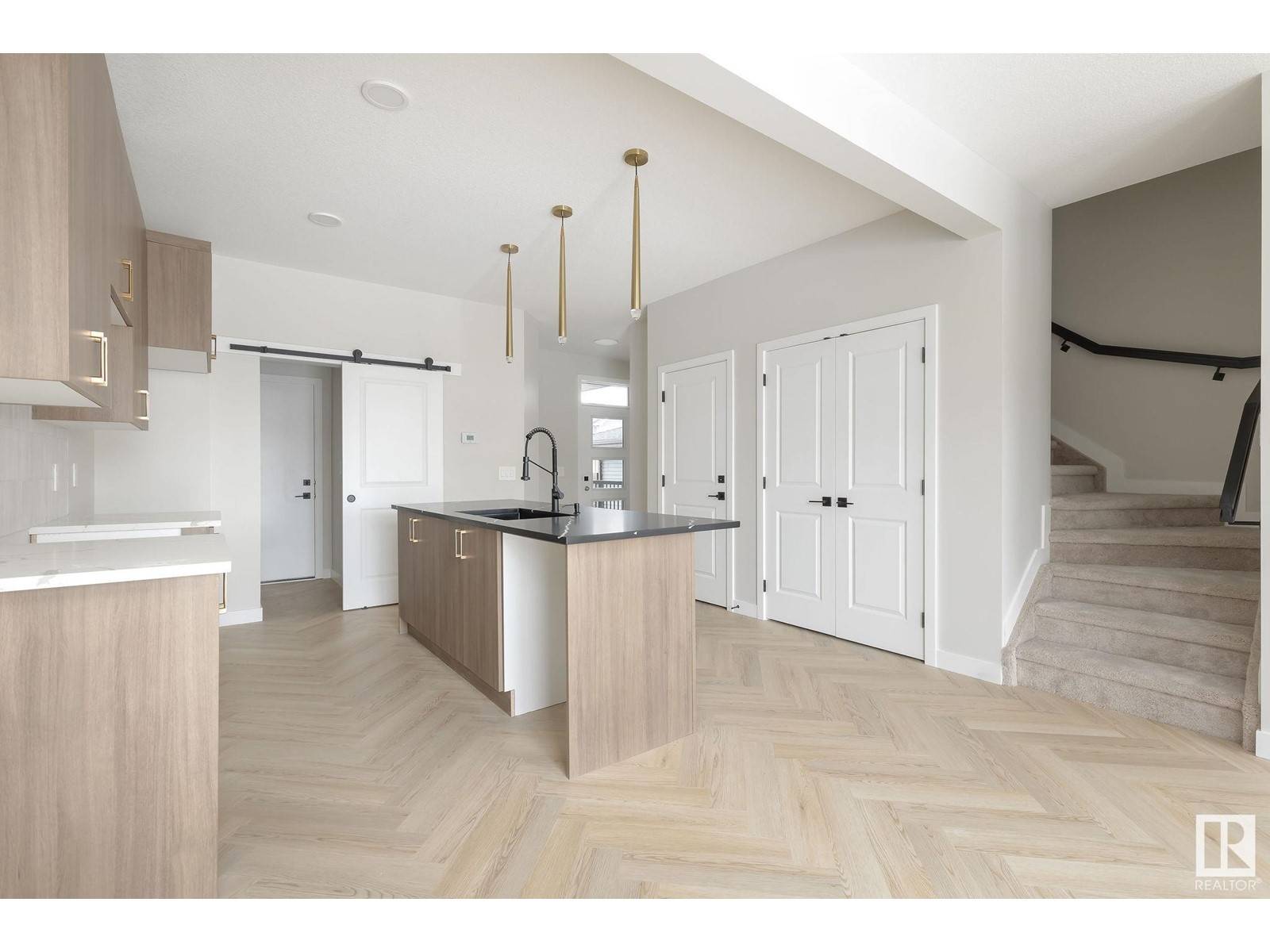 Edmonton, AB T6X1A3,2907 65 ST SW