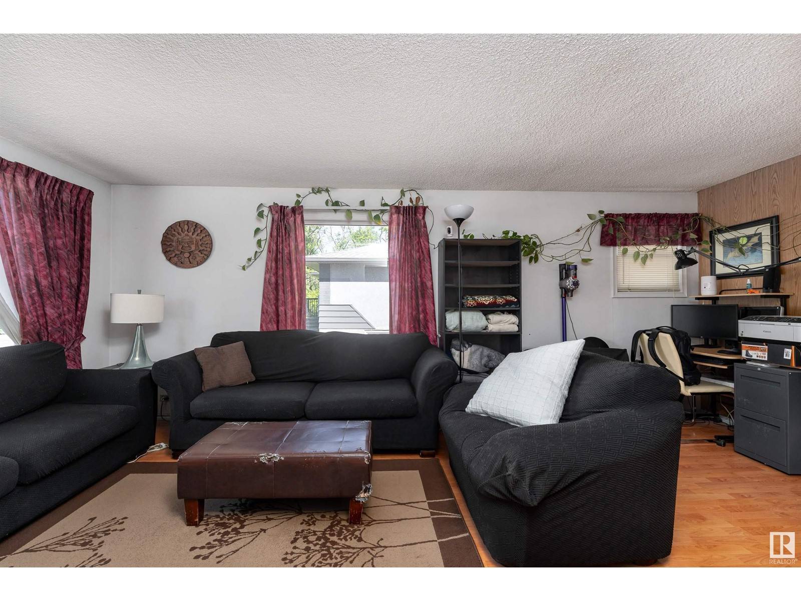 Leduc, AB T9E5V7,4527 46 AV