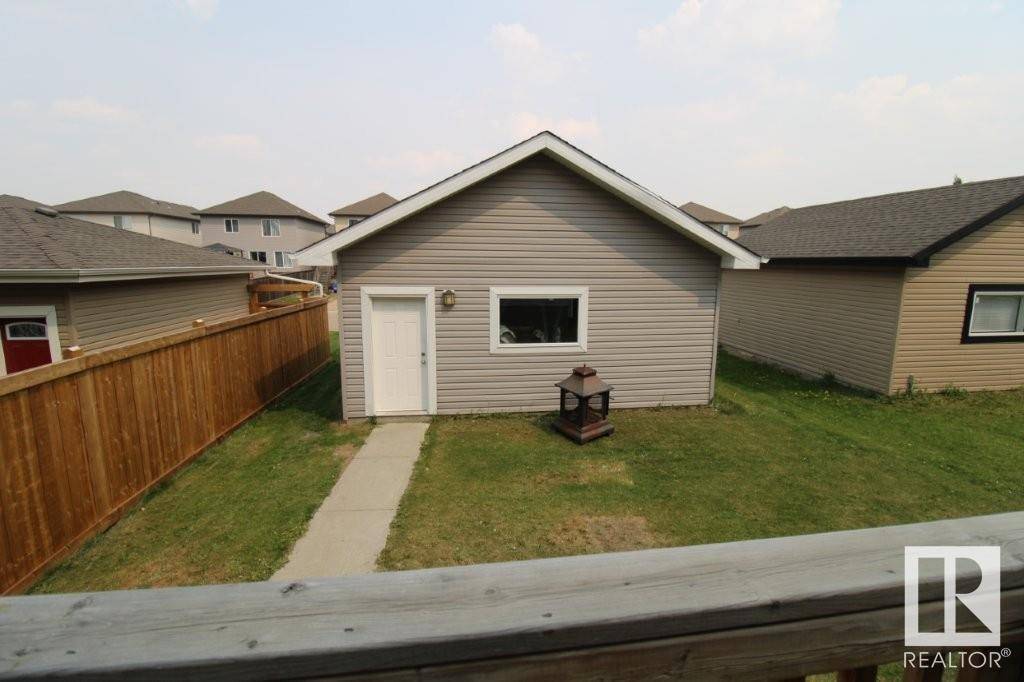 Leduc, AB T9E8R6,72 STRAWBERRY LN