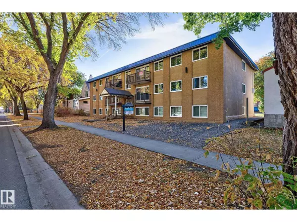 Edmonton, AB T6E1S2,#301 10621 79 AV NW NW