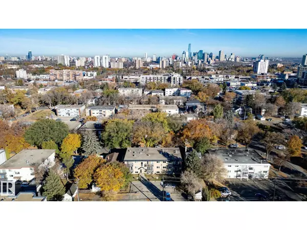 Edmonton, AB T6E1S2,#301 10621 79 AV NW NW