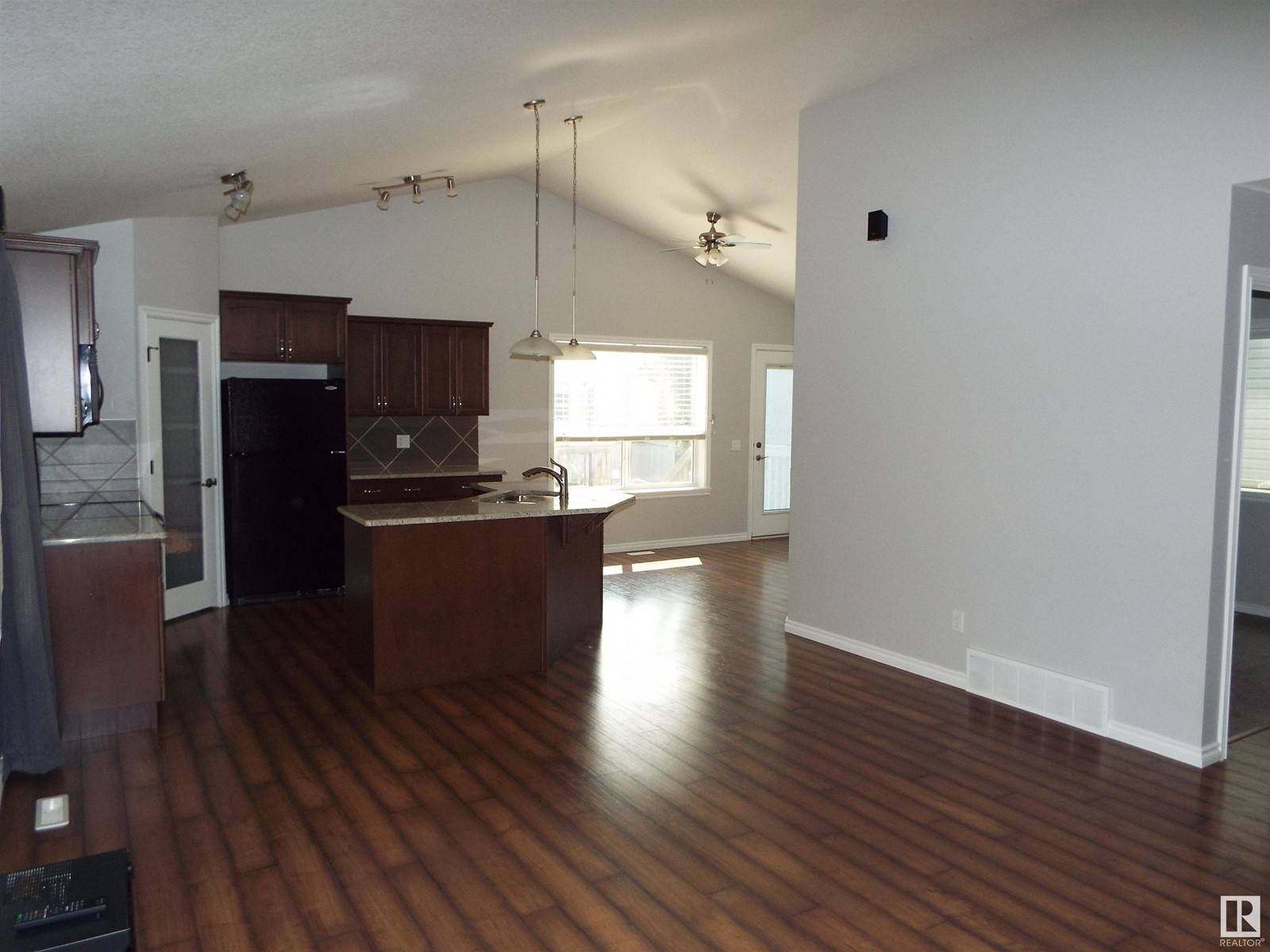 Leduc, AB T9E0L6,145 SELKIRK PL