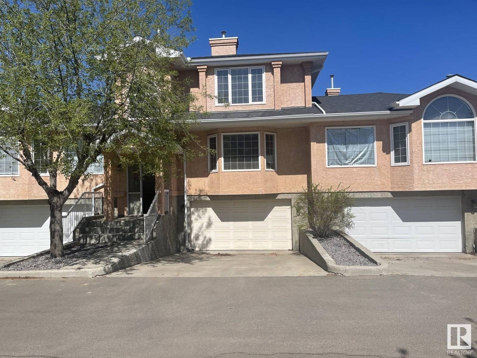 #124 11115 9 AV NW, Edmonton, AB T6J6Z1