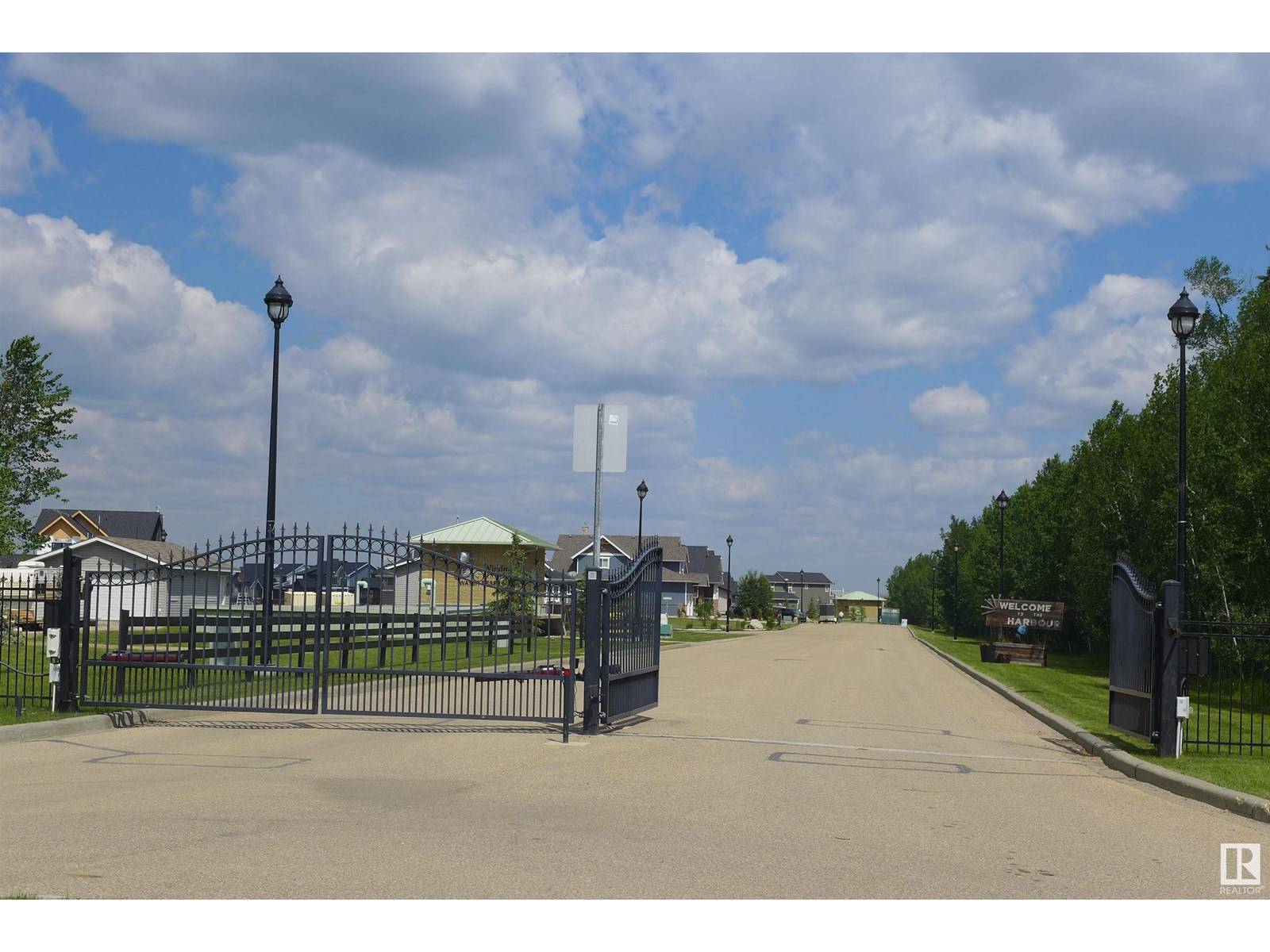 Rural Lac Ste. Anne County, AB T0E0A1,5 3410 Ste Anne TR