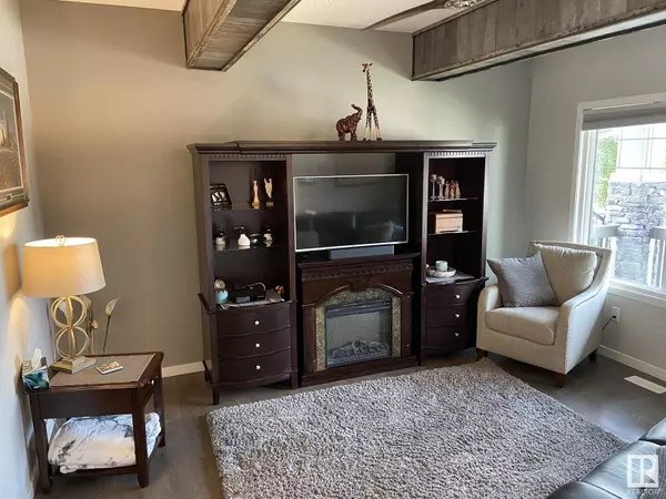 Edmonton, AB T6W2V8,4456 ANNETT CM SW