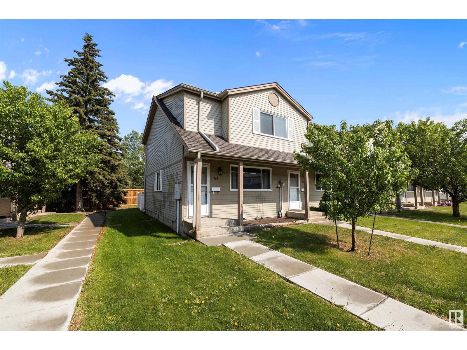 749 Village DR, Sherwood Park, AB T8A4H9