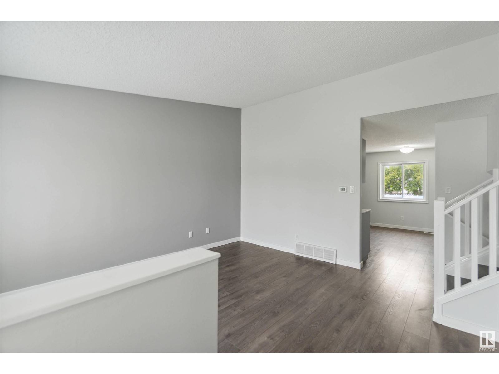 Edmonton, AB T5T5S3,7108 190 ST NW