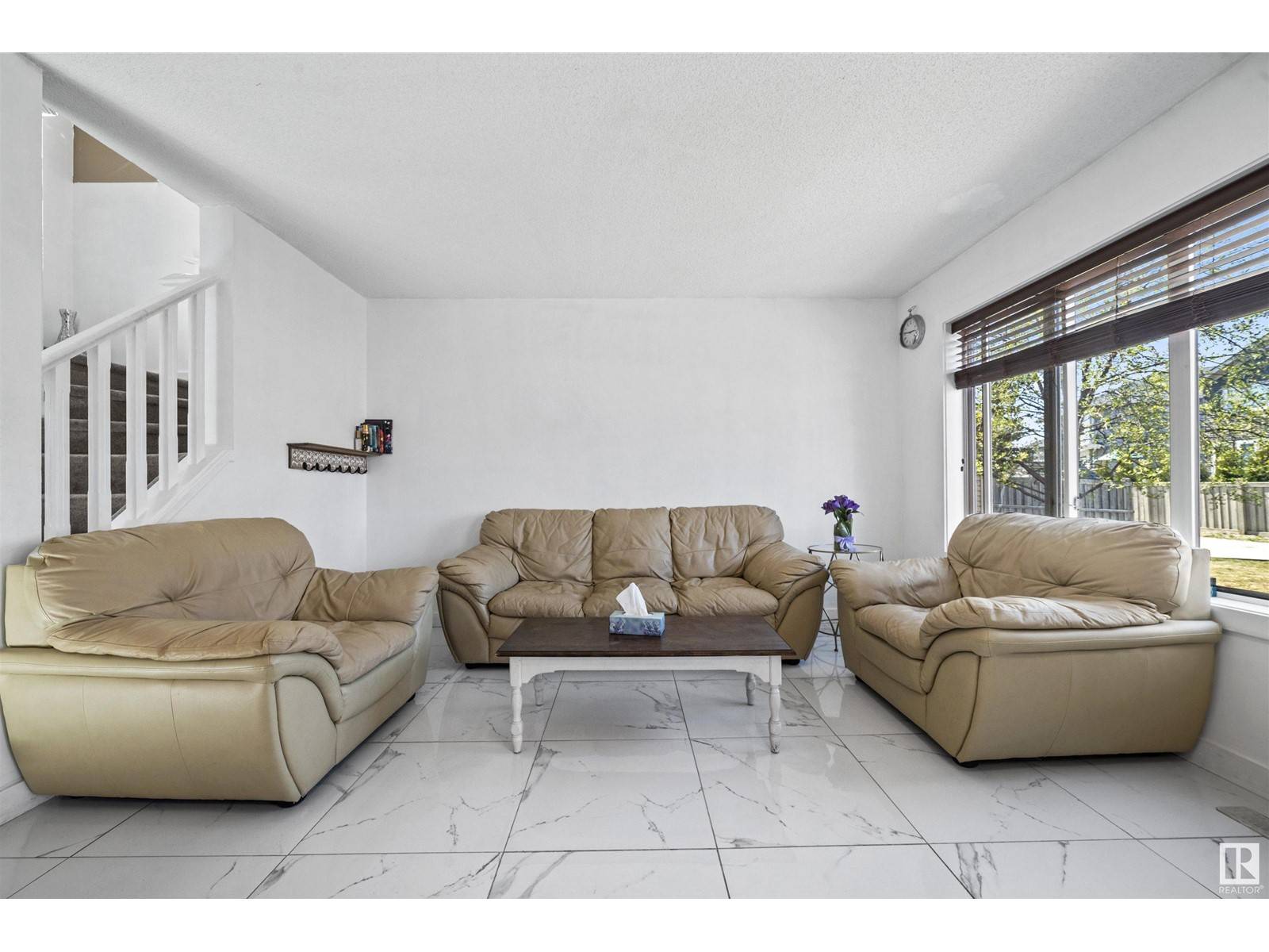 Edmonton, AB T6W2B4,520 CHAPPELLE DR SW