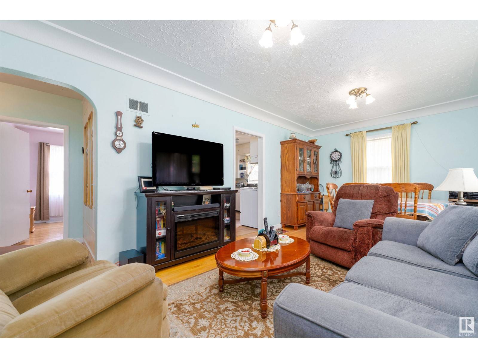 Lamont, AB T0B2R0,4811 51 AV