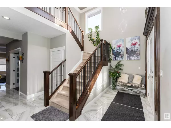 Edmonton, AB T6W2N1,2410 ASHCRAFT CR SW