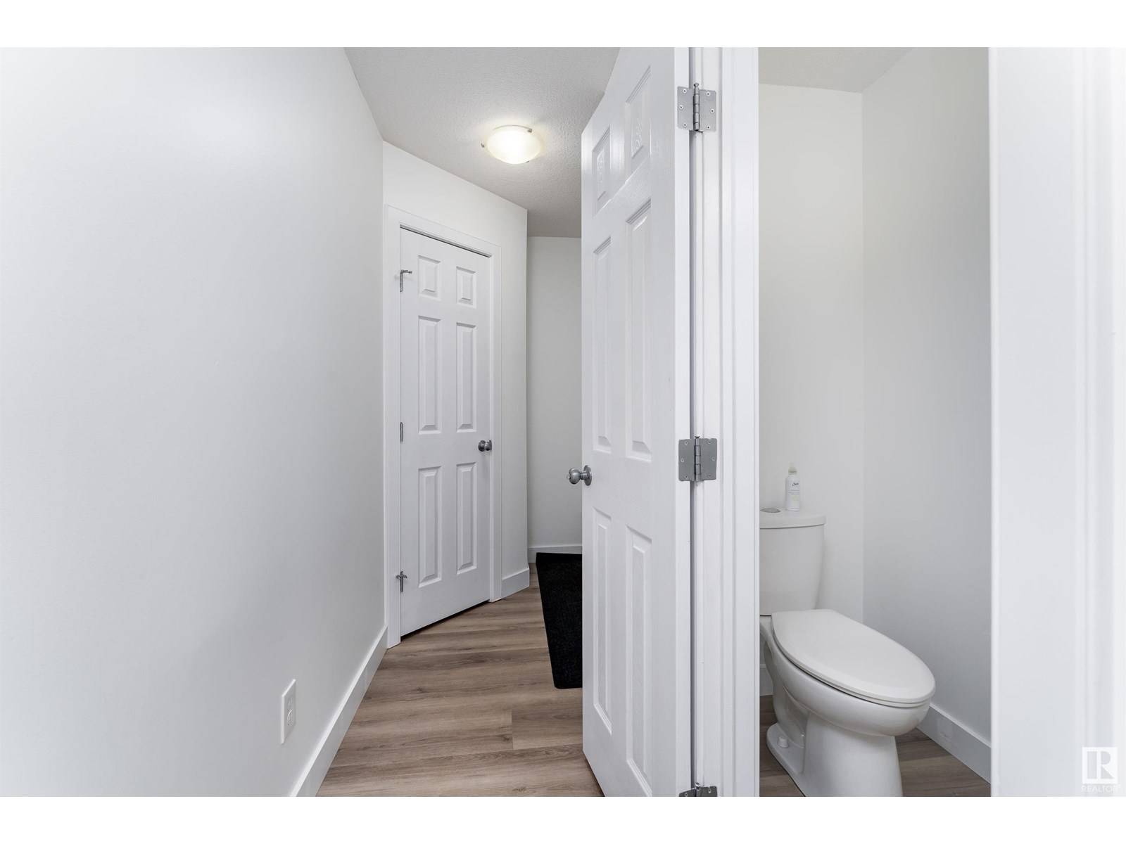 Edmonton, AB T6W0M7,17249 8A AV SW