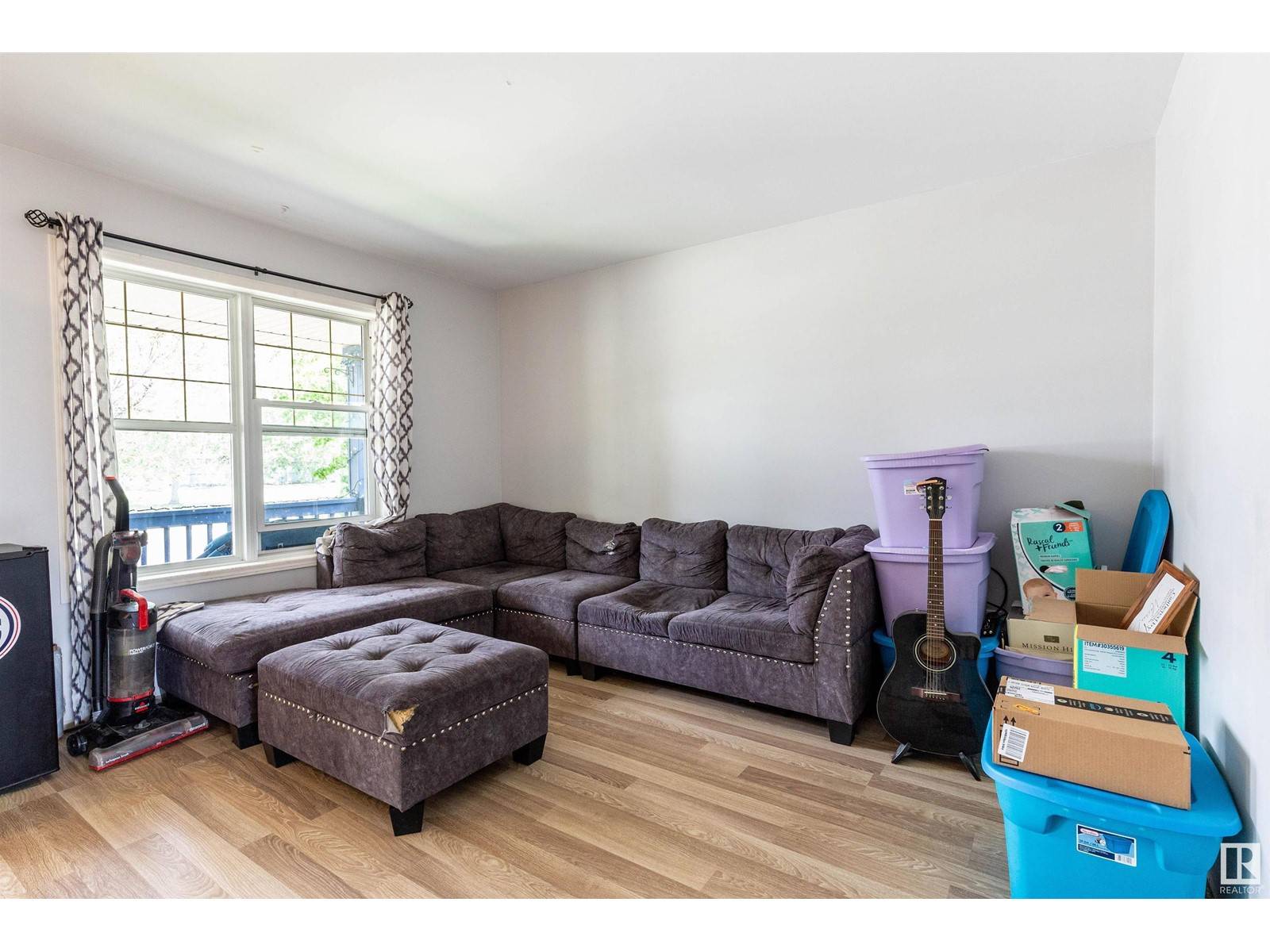 Edmonton, AB T5T6K5,664 GLENWRIGHT CR NW