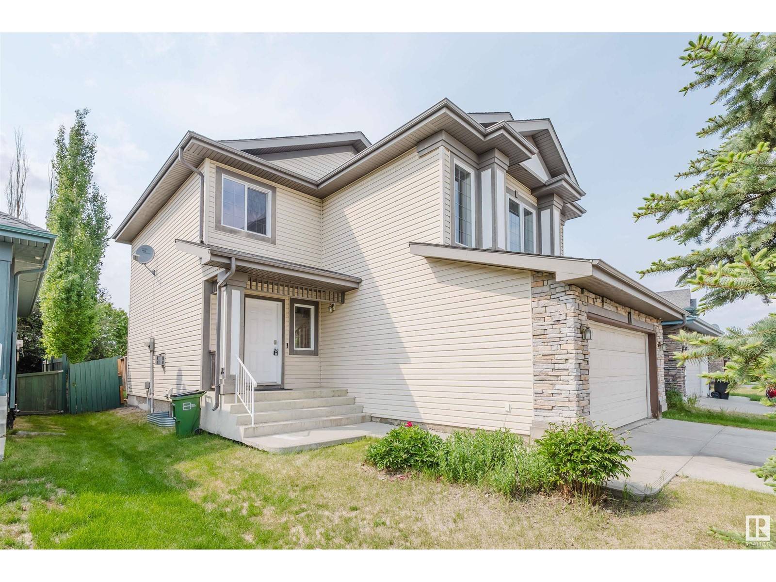 Edmonton, AB T6R3C9,2611 HANNA CR NW