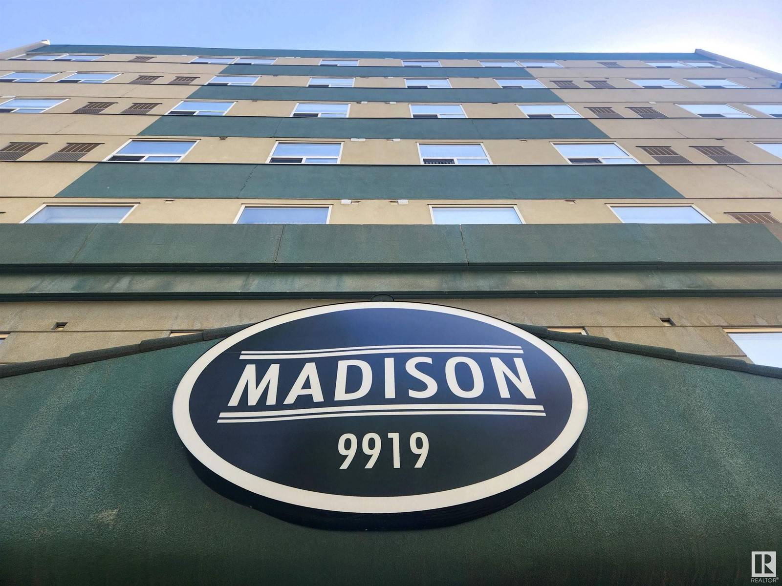 Edmonton, AB T5K1B1,#403 9919 105 ST NW