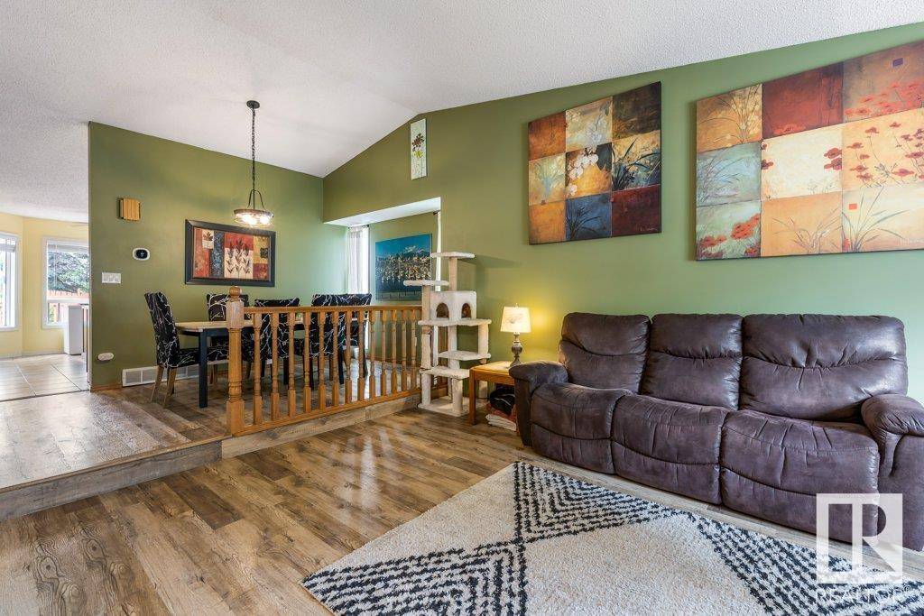 St. Albert, AB T8N4M9,22 LEPINE PL