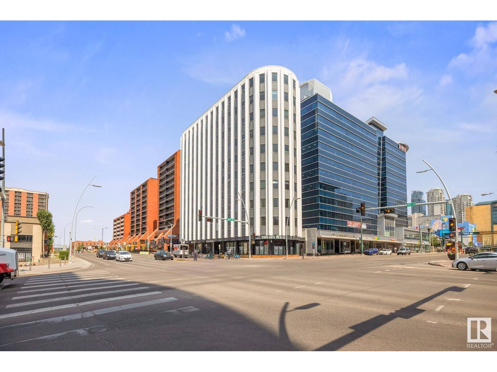 Edmonton, AB T5J1M8,#504 10105 109 St ST NW