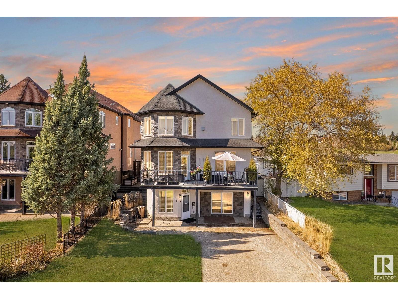 19 Mission AV, St. Albert, AB T8N1H6