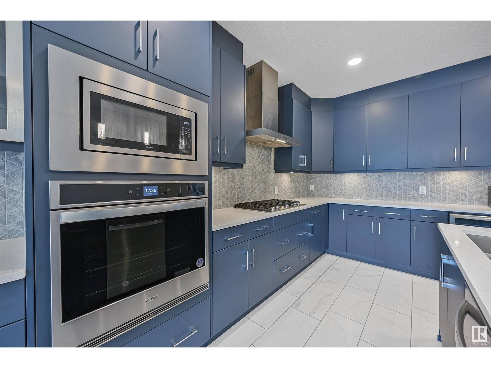 Edmonton, AB T6W4R2,3116 167 ST SW