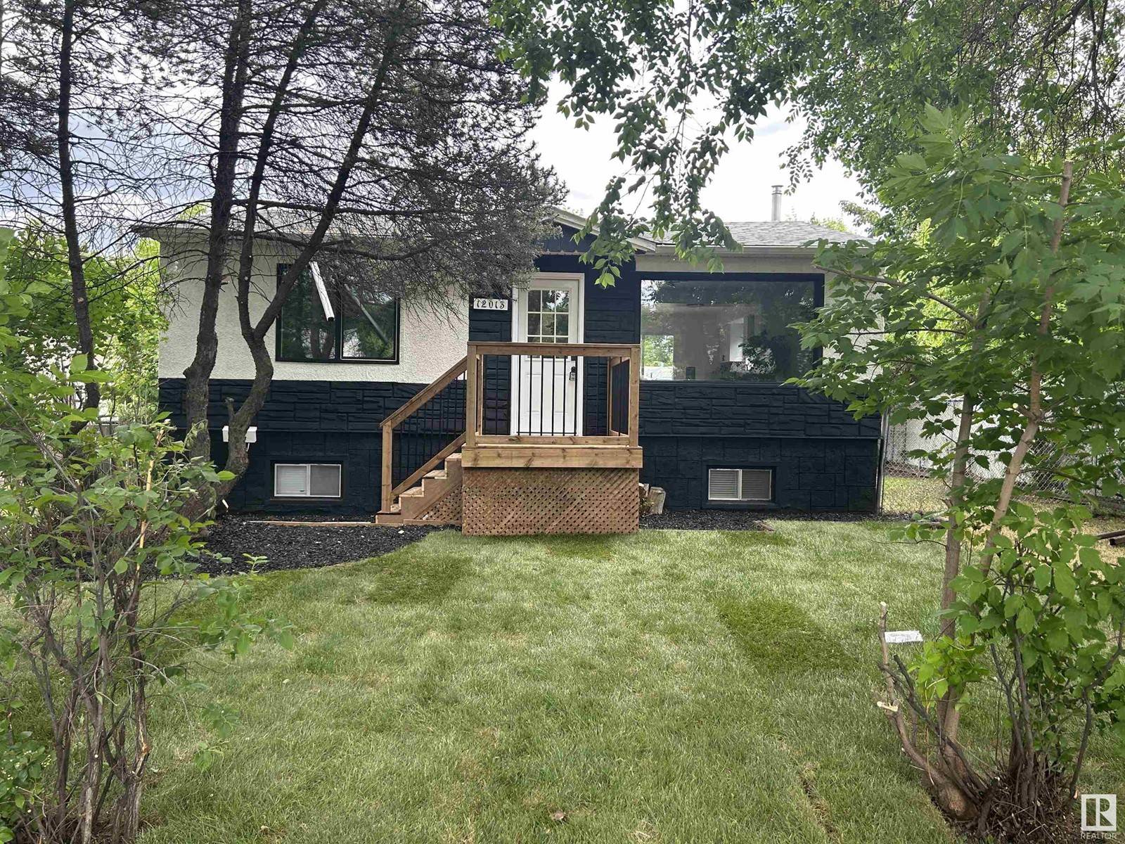 Edmonton, AB T5W2L2,12013 40 ST NW