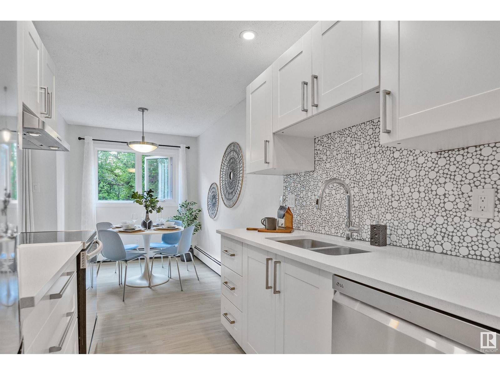 Edmonton, AB T5K1Y9,#40 10160 119 ST NW
