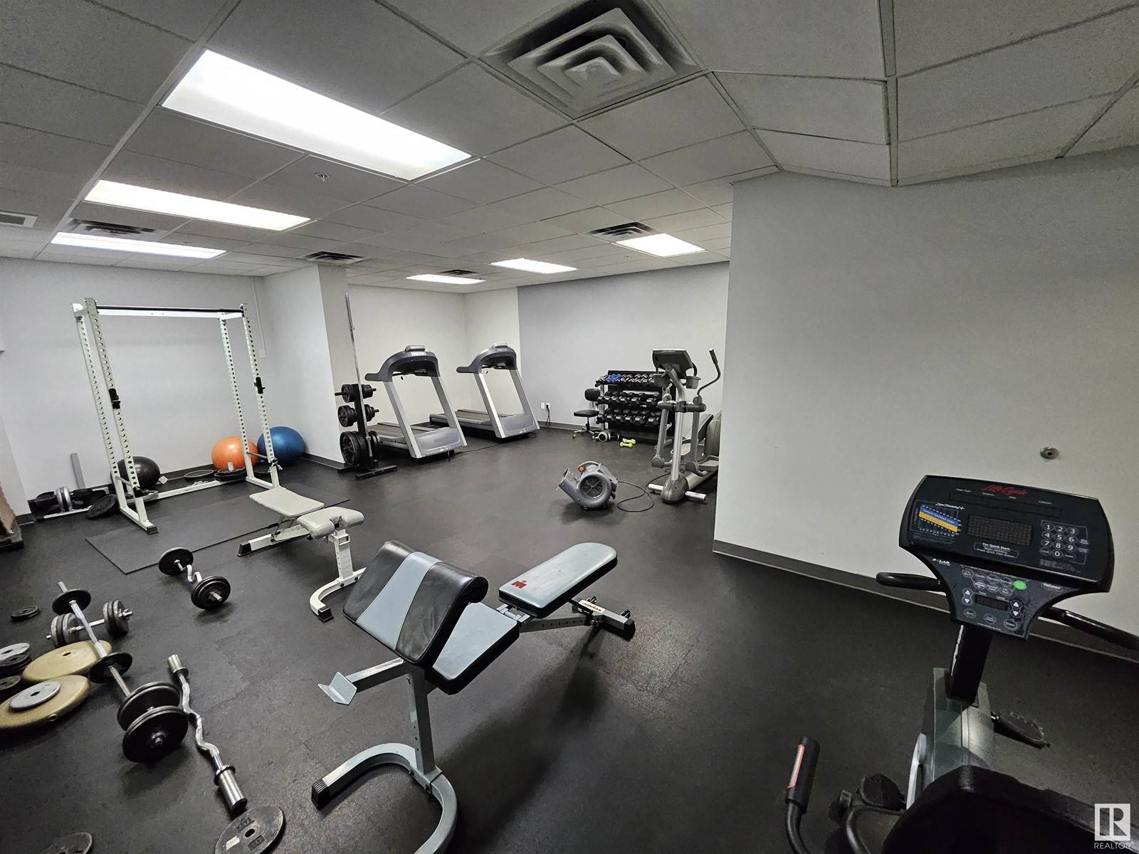 Edmonton, AB T5J1A7,#1501 10180 104 ST NW