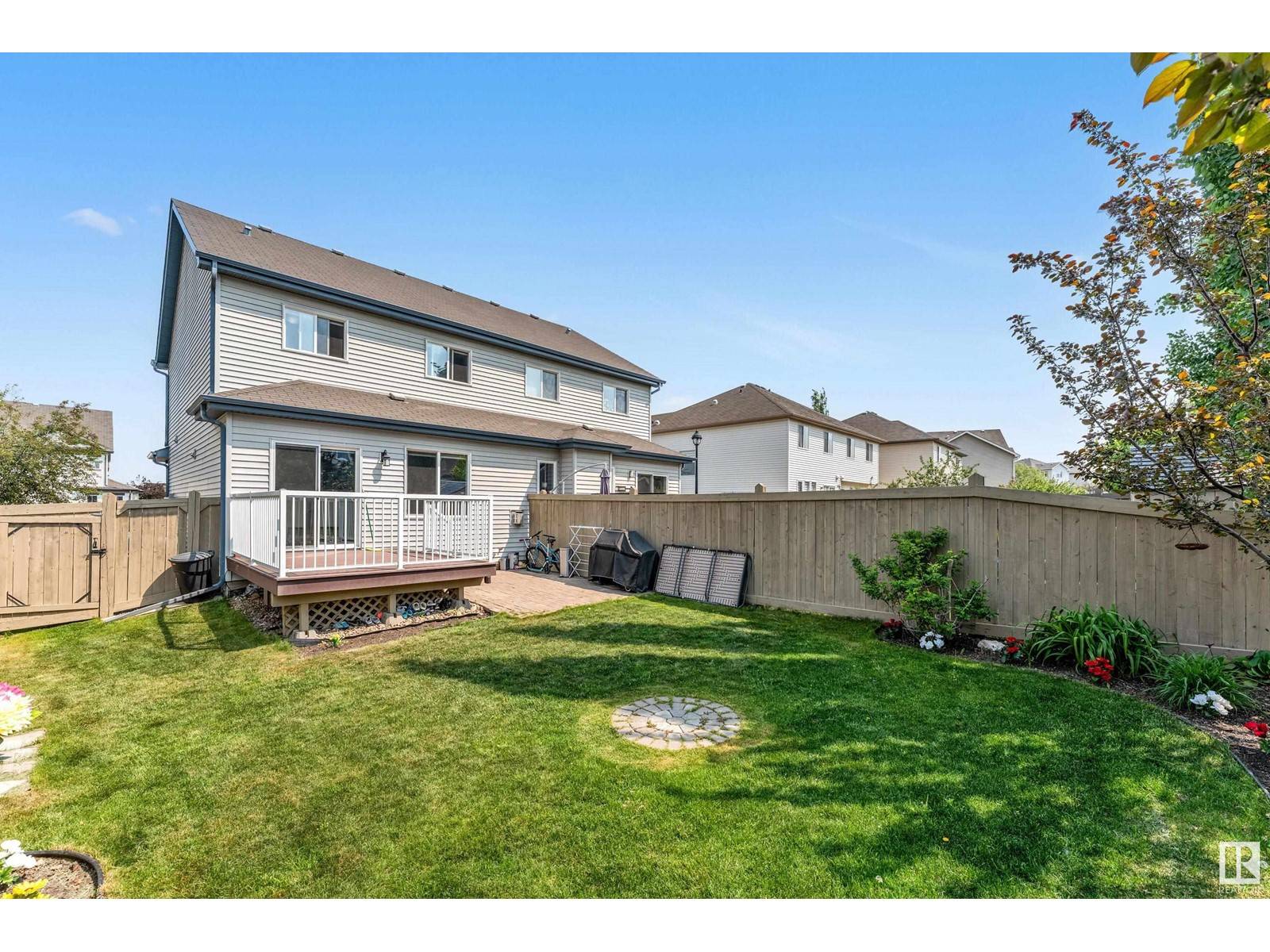 Edmonton, AB T6X0M9,6419 18 AV SW