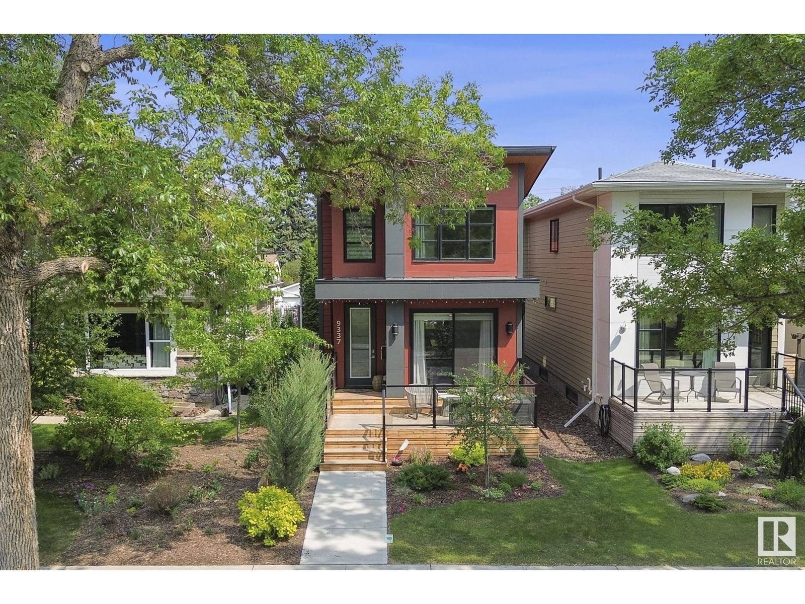 Edmonton, AB T6C3H8,9337 87 ST NW
