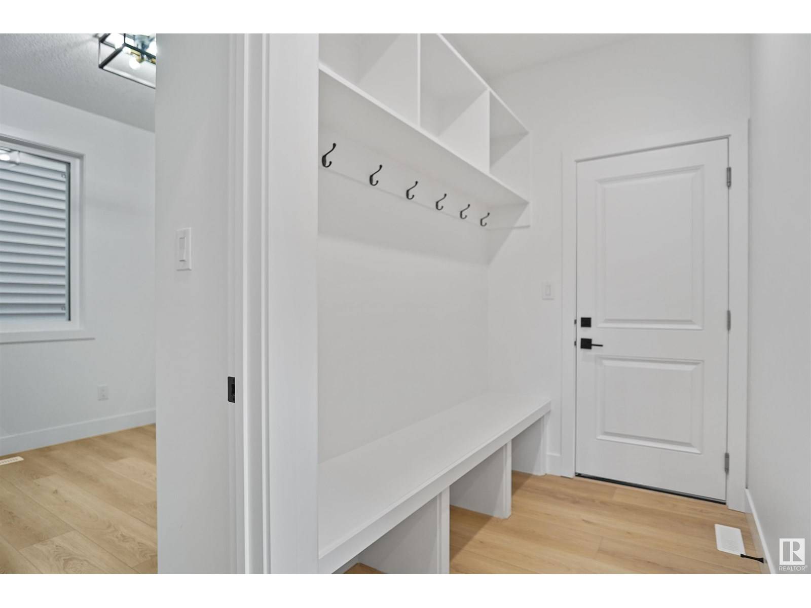 Edmonton, AB T6T2L5,3616 6 ST NW