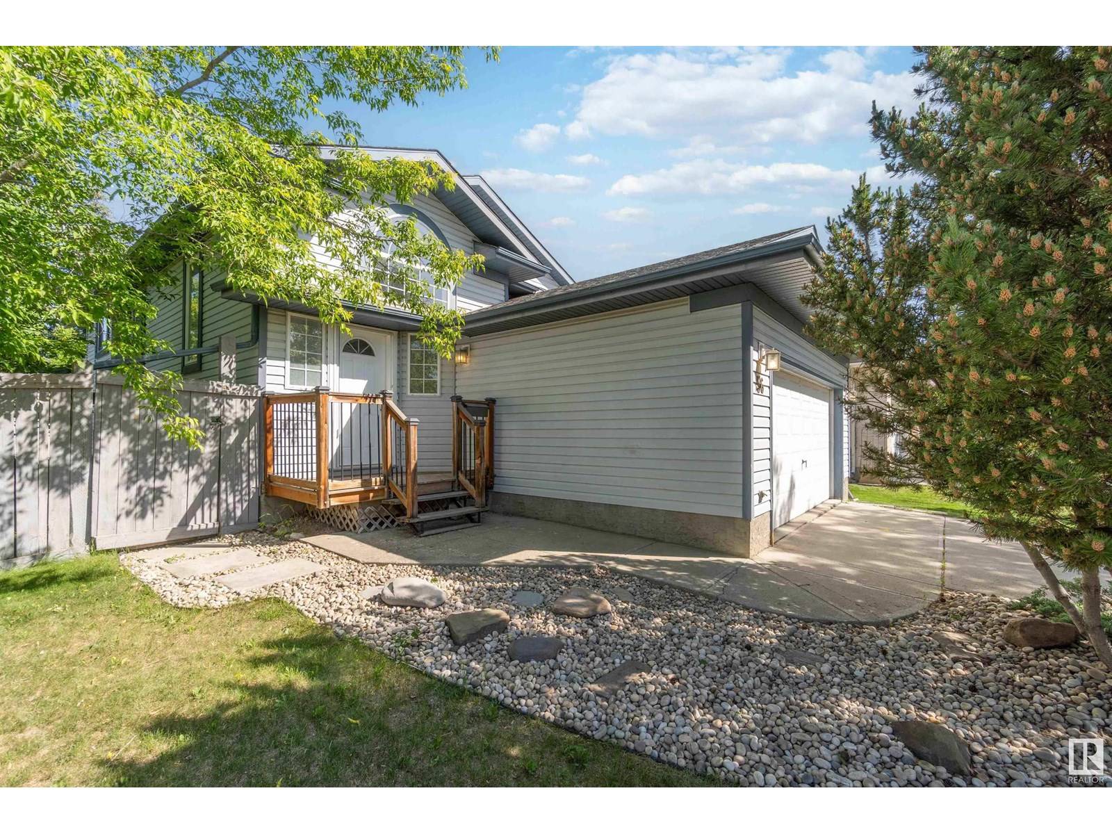 56 Oakridge DR N, St. Albert, AB T8N6H9