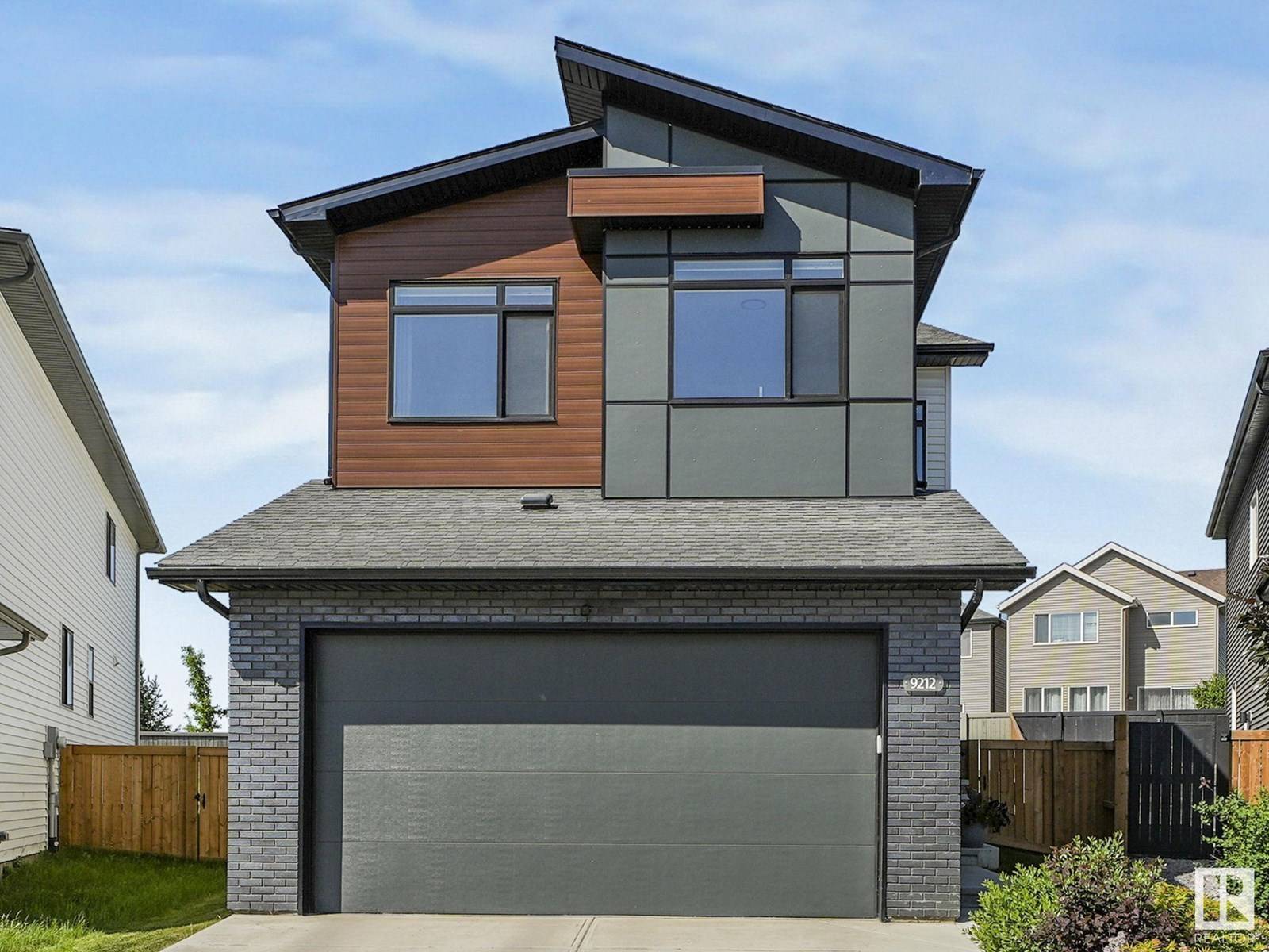 Edmonton, AB T5T7P2,9212 222 ST NW