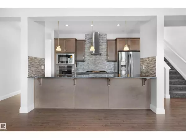 Edmonton, AB T6X0X4,5137 Crabapple LI SW SW