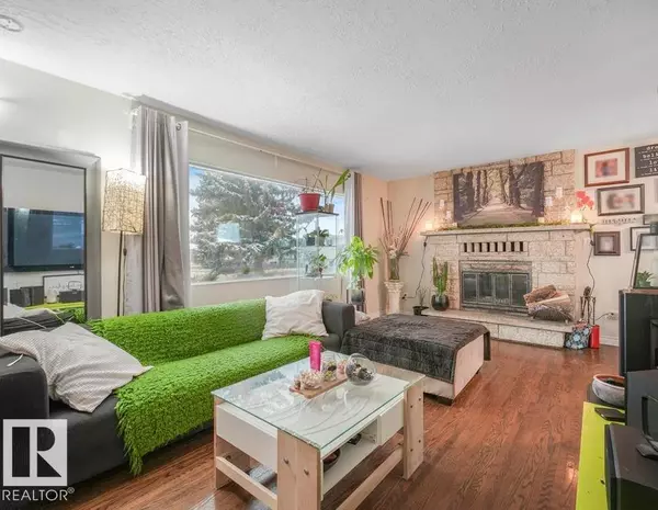 Edmonton, AB T5E0N8,9524 129A AV NW