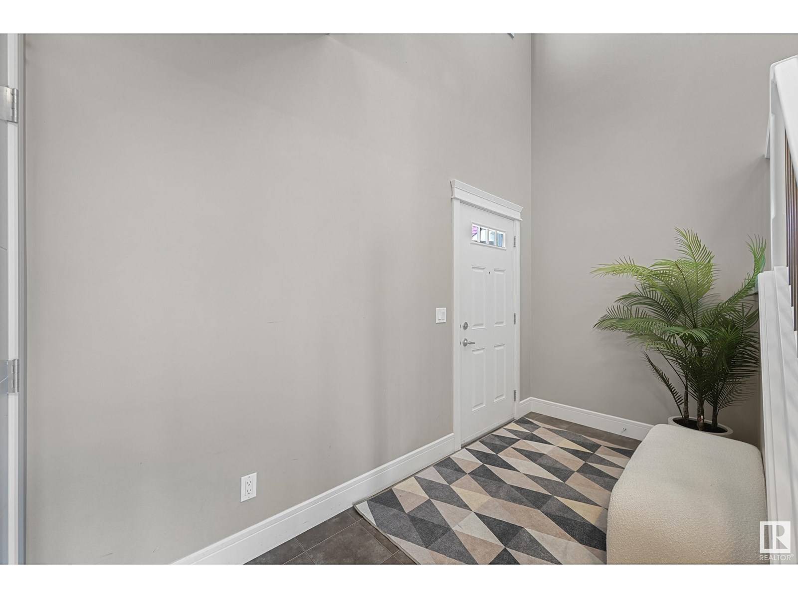Edmonton, AB T6X0Y7,4731 CRABAPPLE RUN RU SW SW