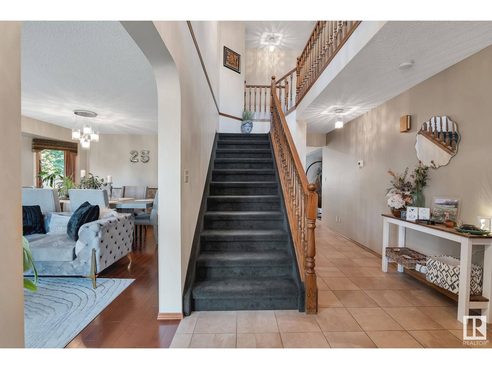 Edmonton, AB T6L6E6,6003 37B AV NW