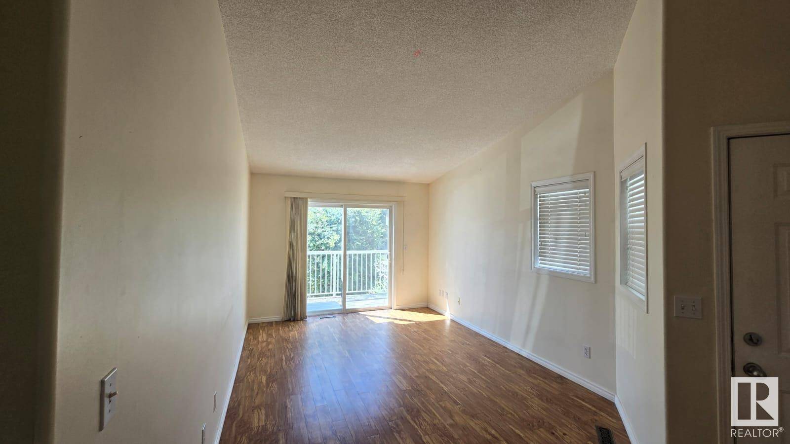 Edmonton, AB T5X6E8,12603 152 AV NW