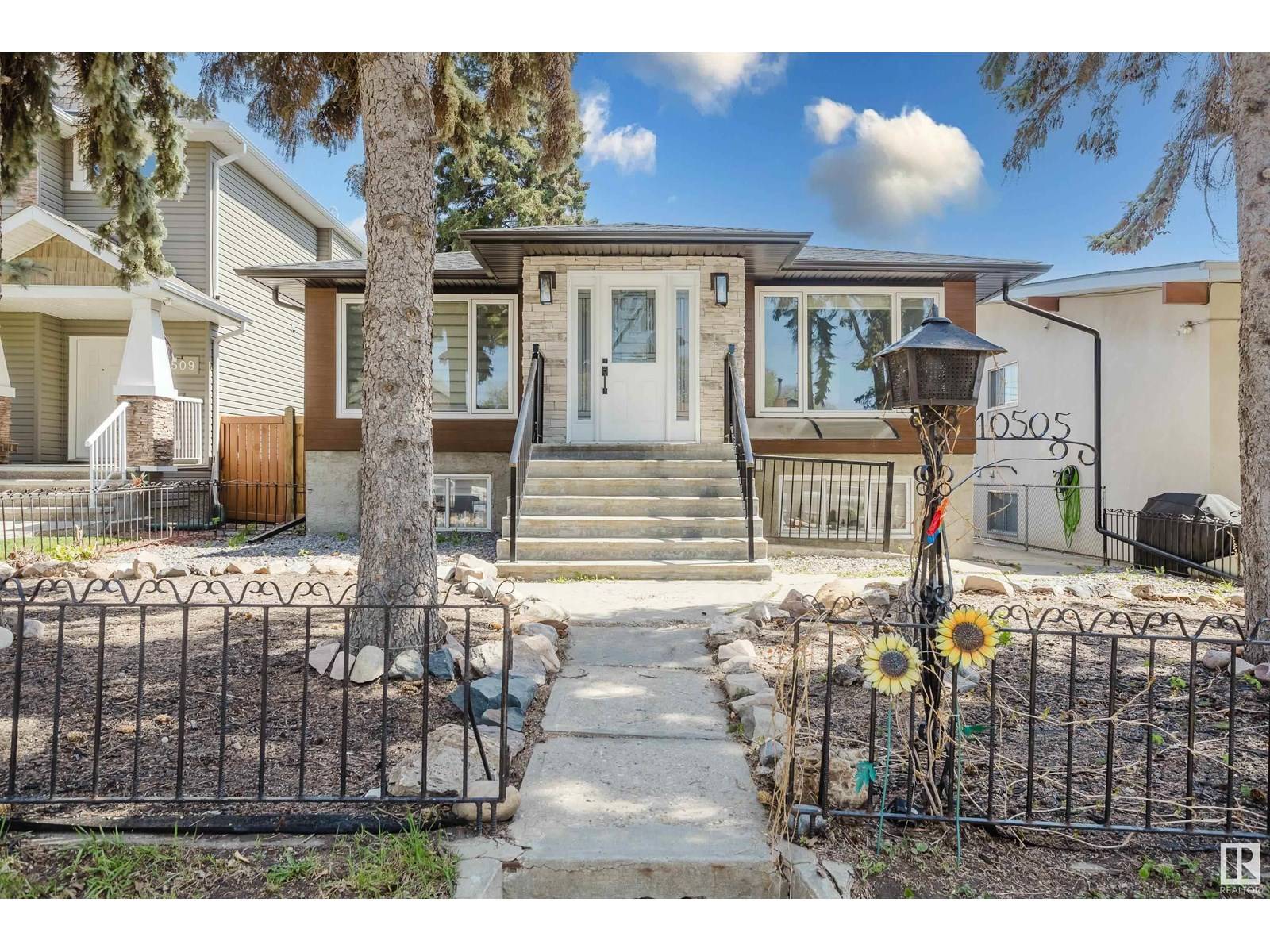 Edmonton, AB T6A3B2,10505 76 ST NW