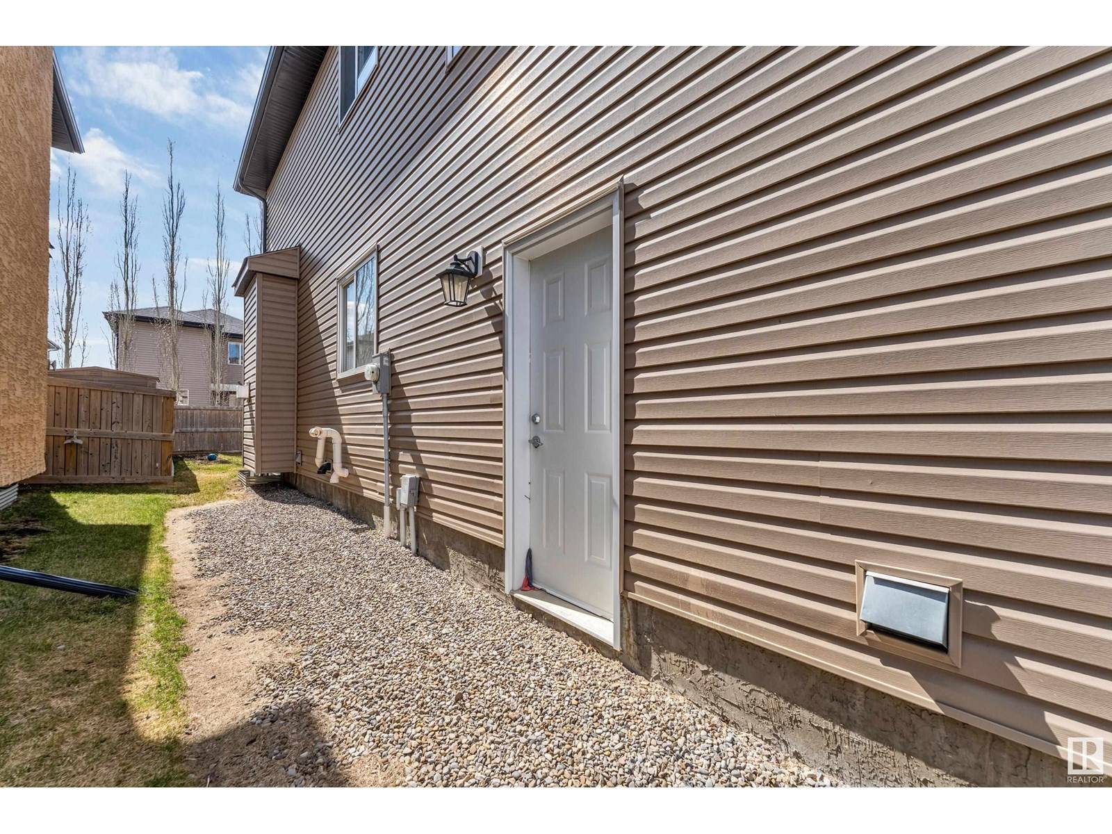 Beaumont, AB T4X0H3,6105 56 AV