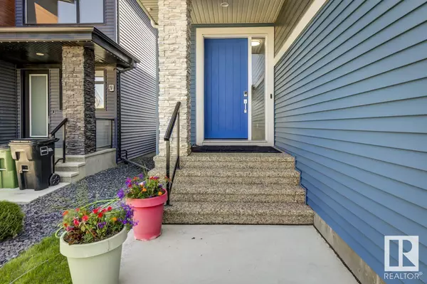 Edmonton, AB T6W4R3,6817 KNOX LO SW