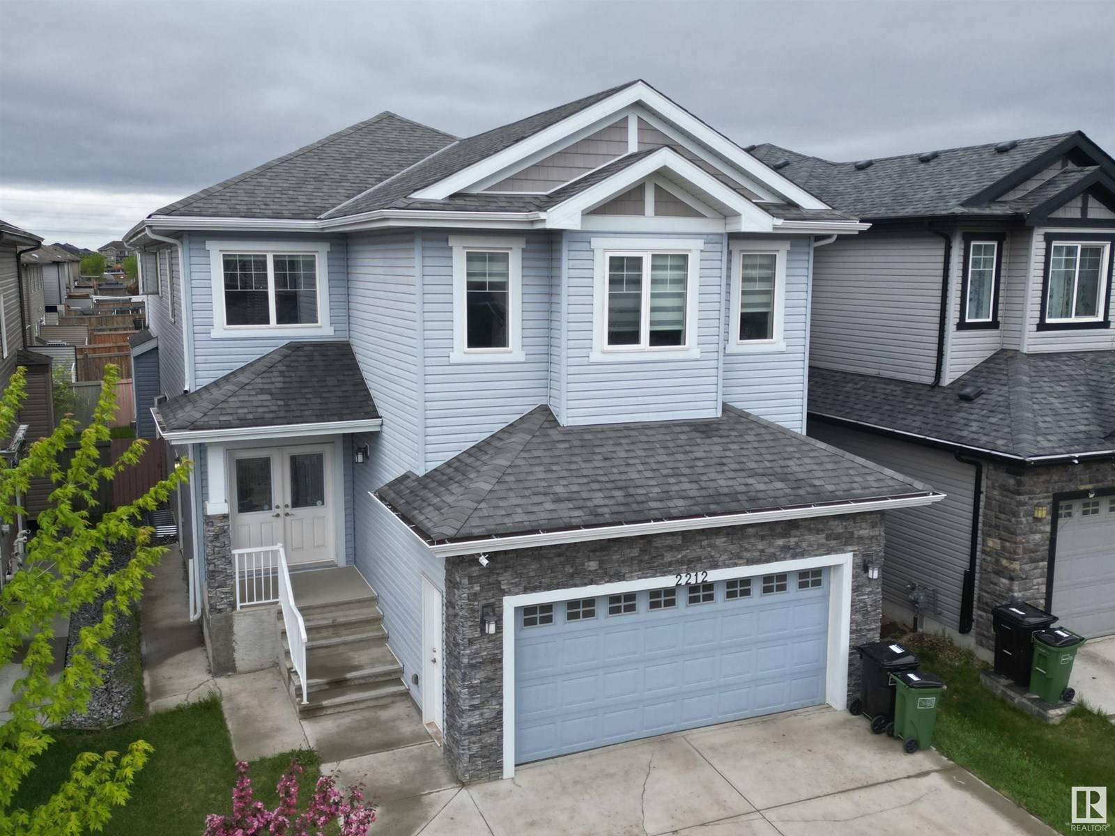 2212 22 ST NW, Edmonton, AB T6T0Z1
