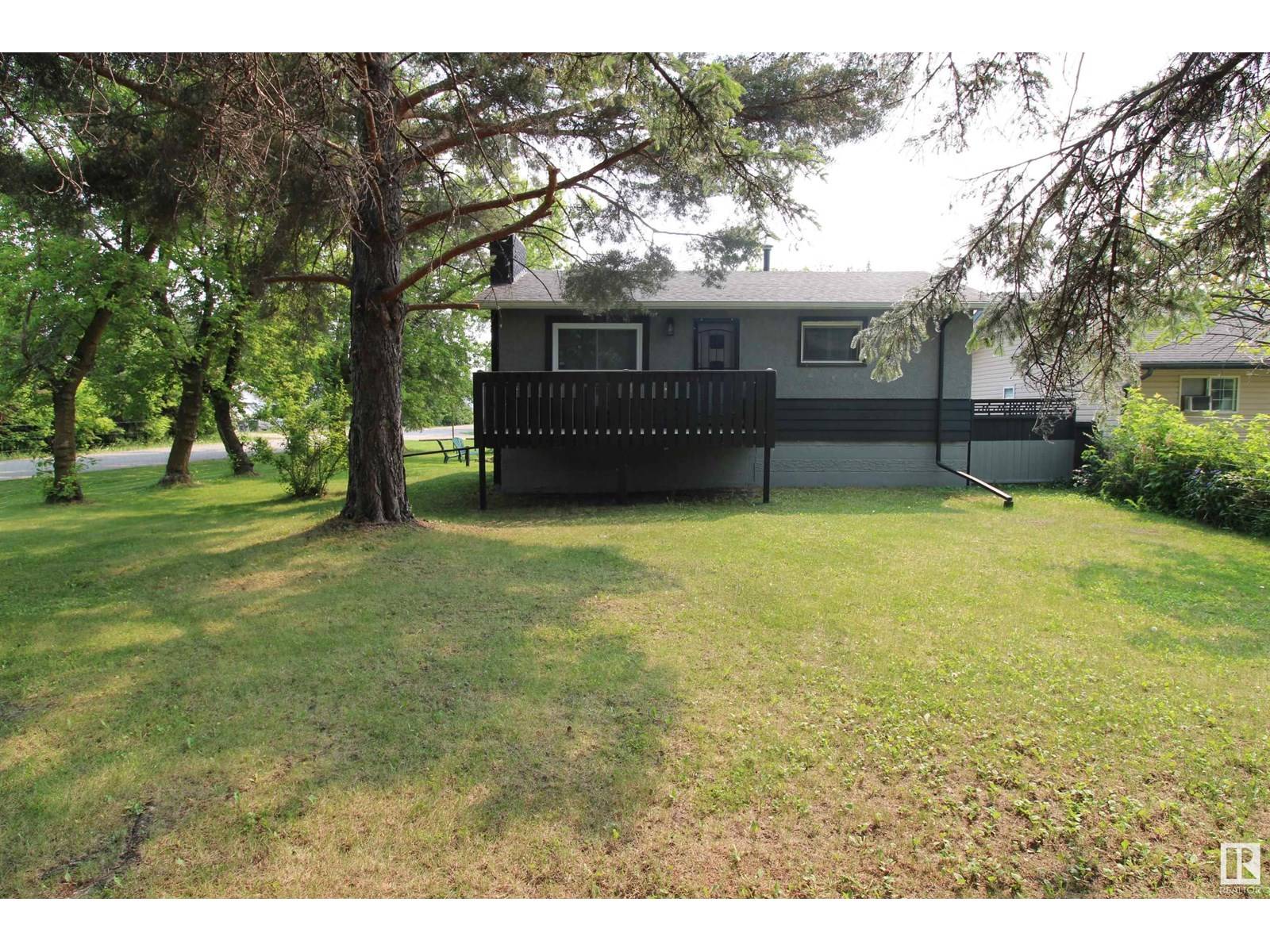 Rural Lac Ste. Anne County, AB T0E0A0,4804 52 ST