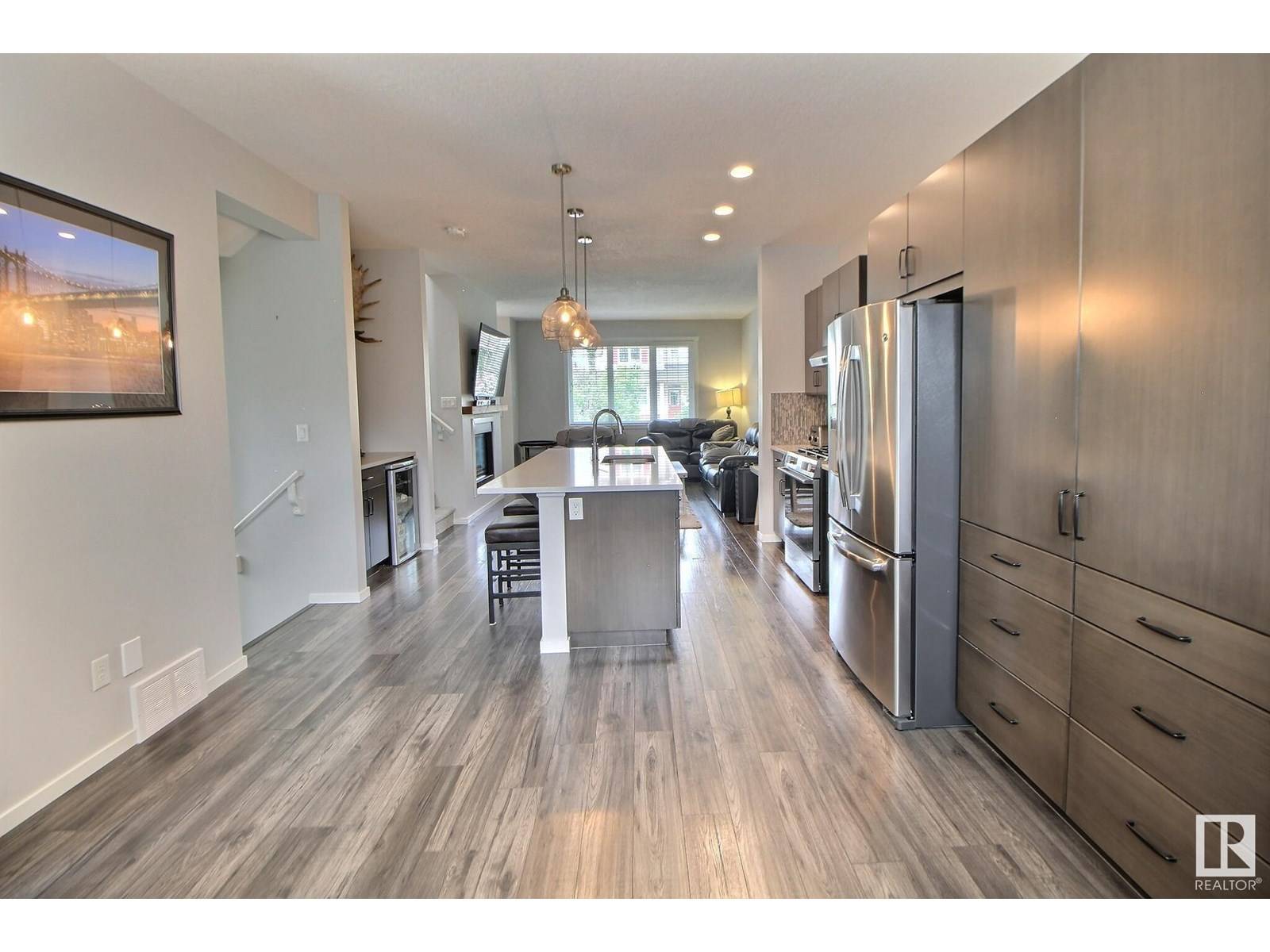 Edmonton, AB T6W2B3,3456 CUTLER CR SW