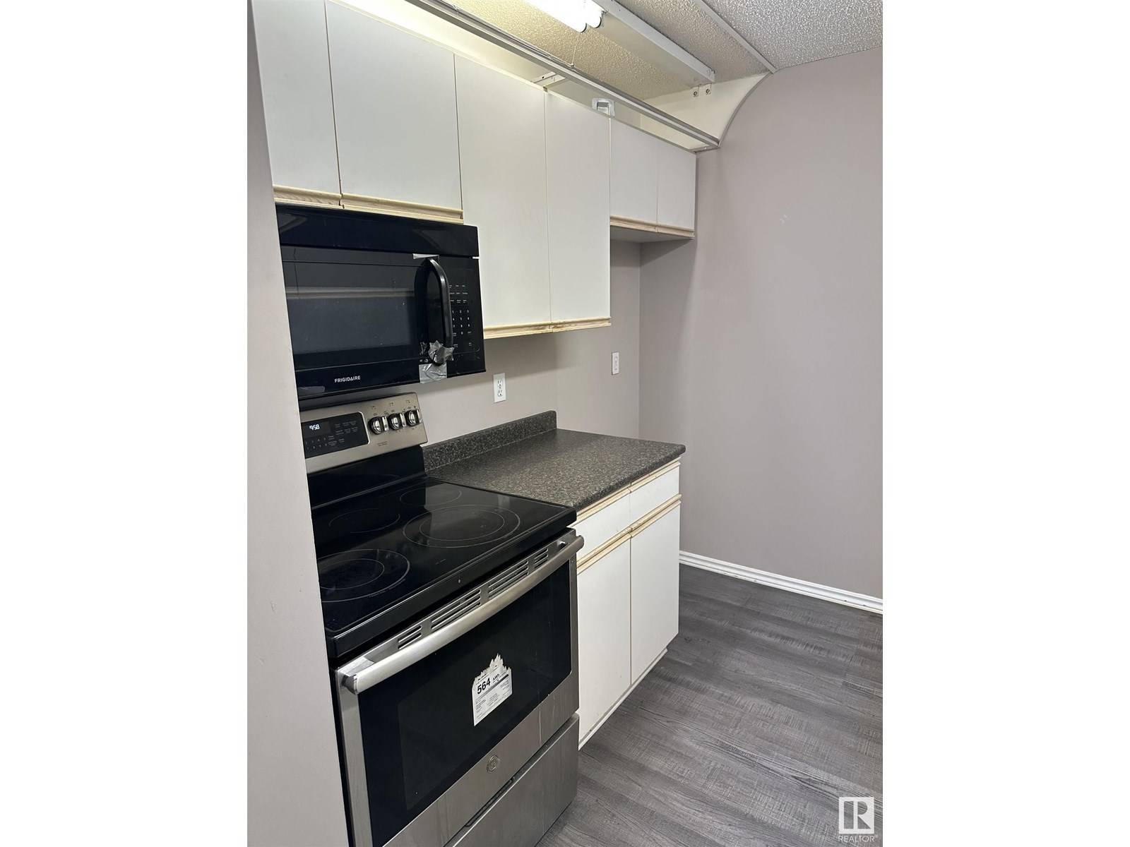Edmonton, AB T5T6B9,#407 9620 174 ST NW