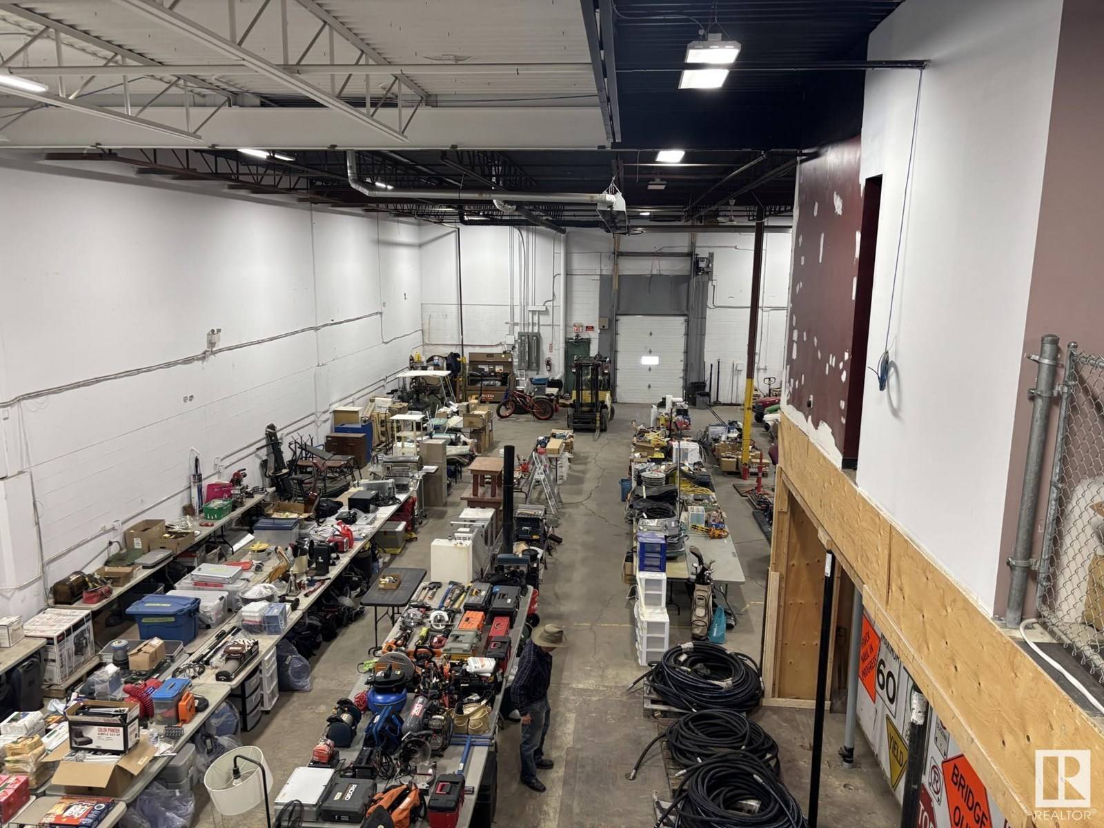 Edmonton, AB T5V1A9,12836 153 ST NW NW