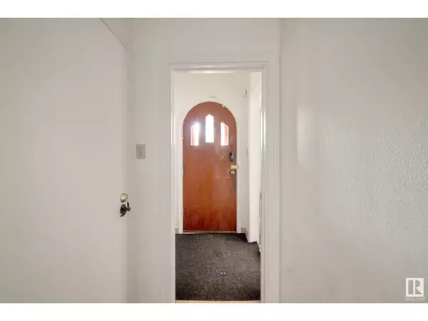 Edmonton, AB T5N1L7,10149 122 ST NW