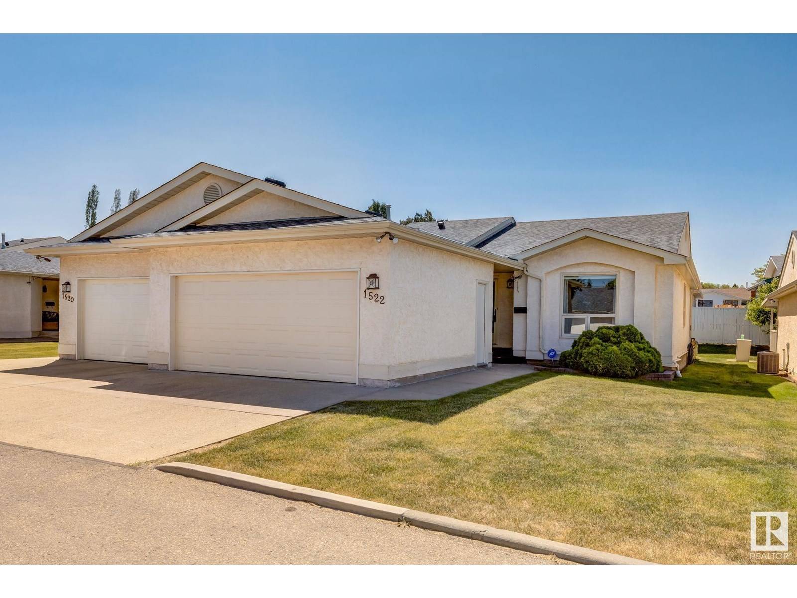 1522 54 ST NW, Edmonton, AB T6L6H4